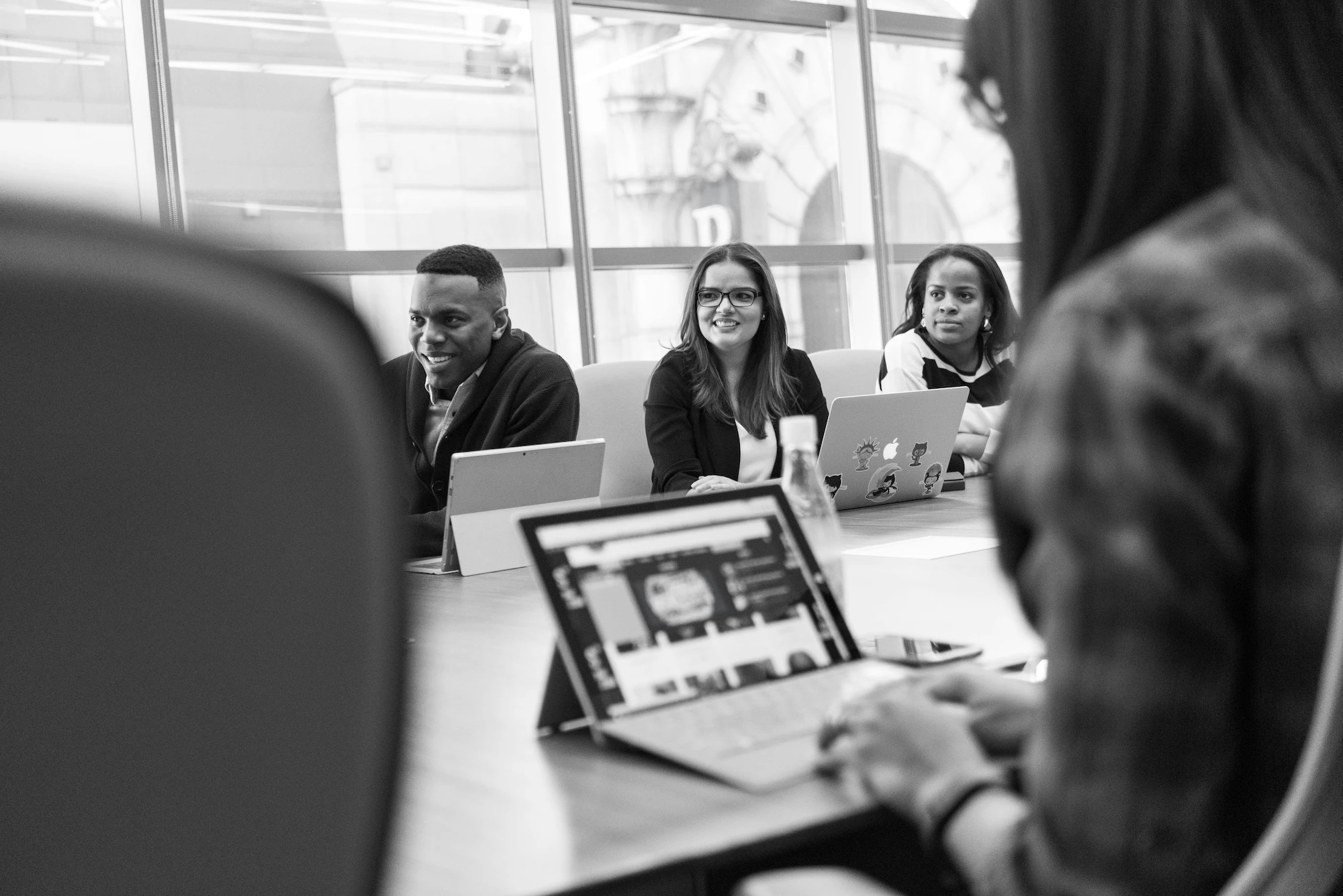 Un groupe de personnes en formation